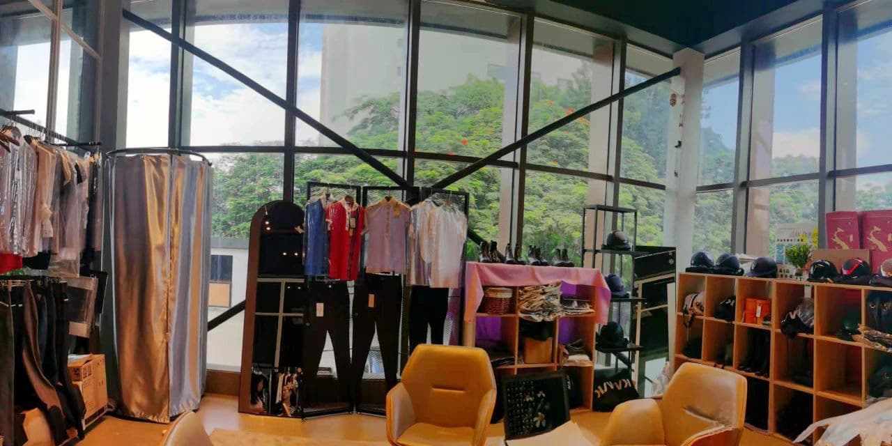 威廉場內精品馬具店